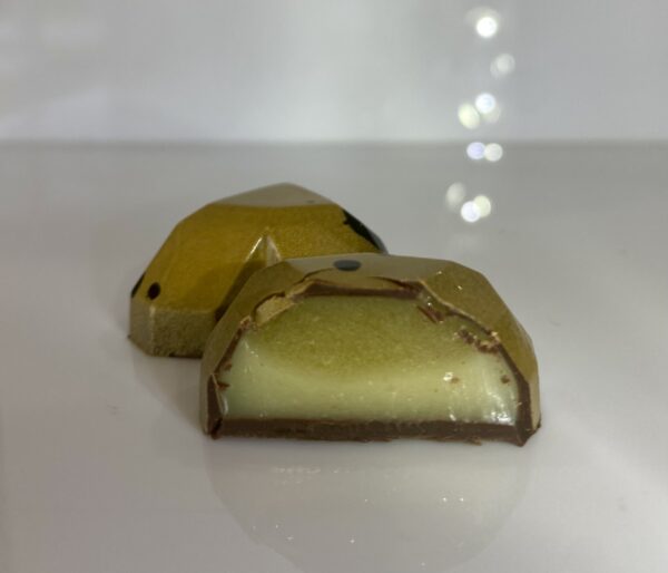 Pineapple, ginger & lemon pate de fruit & white chocolate ganache(Dark Chocolate)
