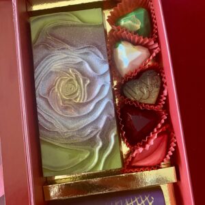 Valentine’s Day Dubai bar gift box