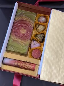 Love collection small Dubai bar special occasion gift box